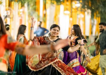 શરદ પૂર્ણિમાનાં ગરબા કરી ખેલૈયાઓએ માતાજીની આરાધના કરી.