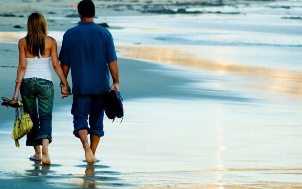 How to strengthen your relationship: રિલેશનશિપ ટીપ્સ, તમારા પાર્ટનરને કેવી રીતે સેફ ફિલ કરાવશો
