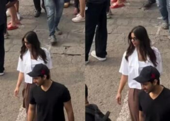 Suhana Khan and  Agastya Nanda head towards Alibaug farmhouse for New Year celebrations: સુહાના ખાન અને અગસ્ત્ય નંદા નવા વર્ષની ઉજવણી માટે શાહરૂખ ખાનના અલીબાગ ફાર્મહાઉસ તરફ પ્રયાણ