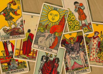 What does the tarot card say about this week?: સિંહ રાશિના જાતકોને ધનલાભ થશે, બાકીની રાશિના લોકો માટે કેવું જશે આ વિક તે જાણીએ