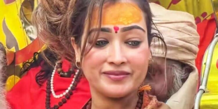 Maha Kumbh: Influencer Harsha Richharia’s participation sparks outrage among seers: મહા કુંભ ઈન્ફ્લુઅન્સર હર્ષા રિછારિયાની હાજરીથી ભક્તોમાં રોષ ફેલાયો