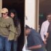 Akshay Kumar Spotted At Airport With Twinkle Khanna And Daughter Nitara, Video Goes Viral: ટ્વિંકલ ખન્ના અને પુત્રી નિતારા સાથે એરપોર્ટ પર જોવા મળ્યો અક્ષય કુમાર, વીડિયો થયો વાયરલ