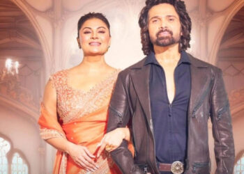 Himesh Reshammiya’s Wife Sonia Says He Looks At Himself For Four Hours In The Bathroom: ‘Who does that?’: હિમેશ રેશમિયાની પત્ની સોનિયા કહે છે કે તે બાથરૂમમાં ચાર કલાક પોતાની જાતને જુએ છે: ‘કોણ કરે છે?’