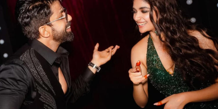 Keerthy Suresh Dances Her Heart Out With Husband Antony Thattil At Wedding After-Party : કીર્થી સુરેશ લગ્ન પછીની પાર્ટીમાં પતિ એન્ટોની થટીલ સાથે દિલથી ડાન્સ કરે છે