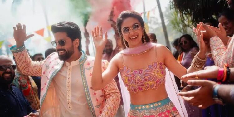 Keerthy Suresh shares pictures from her Mehendi ceremony with Antony Thattil after a month of their wedding: કીર્તિ સુરેશે તેમના લગ્નના એક મહિના પછી એન્ટની થટીલ સાથે તેની મહેંદી સમારંભની તસવીરો શેર કરી