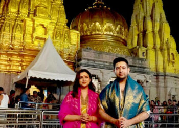 Parineeti Chopra and Raghav Chadha seek blessings at Kashi Vishwanath Temple on Mahashivratri: પરિણીતી ચોપરા અને રાઘવ ચઢ્ઢાએ મહાશિવરાત્રી પર કાશી વિશ્વનાથ મંદિરમાં આશીર્વાદ લીધા