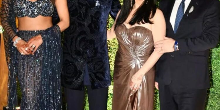 Priyanka Chopra dazzles with Nick Jonas and her in-laws at brother Siddharth  and Neelam’s sangeet night: ભાઈ સિદ્ધાર્થ ચોપરા અને નીલમ ઉપાધ્યાયની સંગીત રાત્રિમાં પ્રિયંકા ચોપરા નિક જોનાસ અને તેના સાસરિયાઓ સાથે ચમકી રહી છે