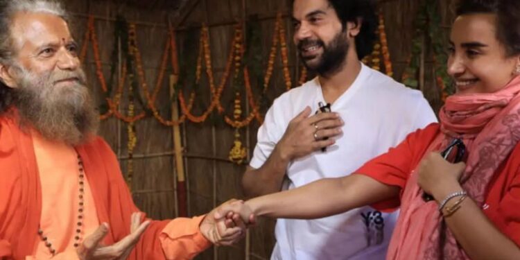 Rajkummar Rao and Patralekhaa take a holy dip at Triveni Sangam during Mahakumbh 2025: રાજકુમાર રાવ અને પત્રલેખાએ મહાકુંભ 2025 દરમિયાન ત્રિવેણી સંગમમાં પવિત્ર સ્નાન કર્યું