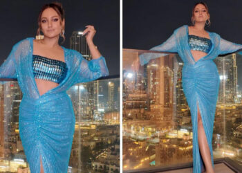 Sonakshi Sinha sparkles in a thigh-high slit dress for a night out in Dubai: સોનાક્ષી સિન્હા દુબઈમાં નાઈટ આઉટ માટે સ્લિટ ડ્રેસમાં ચમકી રહી છે