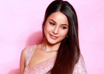 Shehnaz Gill’s weight loss story: શેહનાઝ ગિલે ૬ મહિનામાં ૫૫ કિલો વજન કેવી રીતે ઘટાડ્યું? તેના આહારમાં મખાનાનો સમાવેશ થાય છે