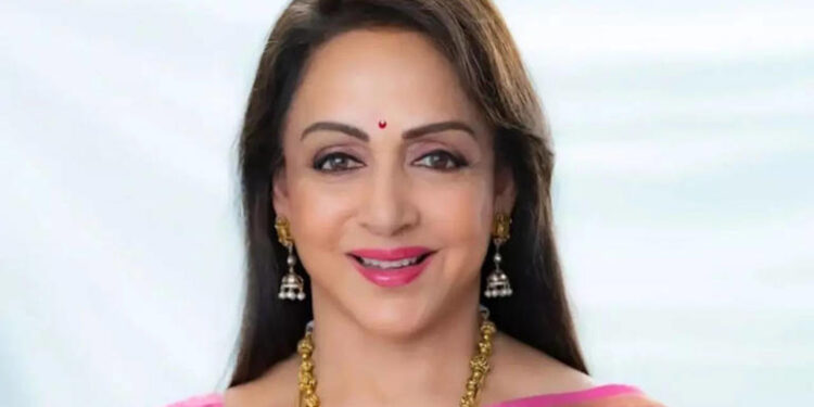 Hema Malini encourages Esha Deol to embrace love again after divorce from Bharat Takhtani: ‘Romance should never die out’: ભરત તખ્તાનીથી છૂટાછેડા પછી હેમા માલિનીએ એશા દેઓલને ફરીથી પ્રેમ સ્વીકારવા માટે પ્રોત્સાહિત કરતાં કહ્યું ‘રોમાંસ ક્યારેય લુપ્ત ન થવો જોઈએ’