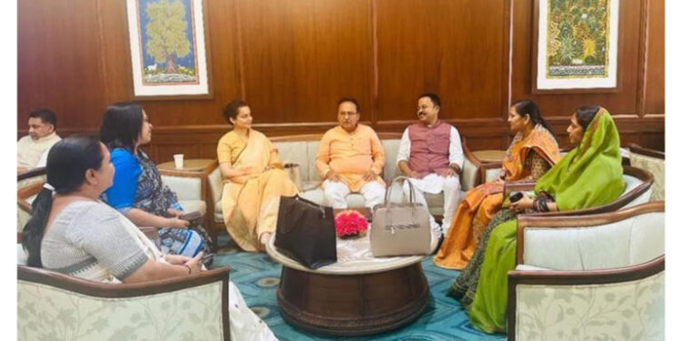 Kangana Ranaut gives a glimpse of what Parliamentarians get up to when sessions get adjourned: સત્ર મુલતવી રાખવામાં આવે ત્યારે સંસદસભ્યો શું કરે છે તેની ઝલક કંગના રનૌત આપે છે