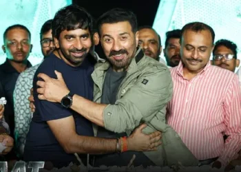 Sunny Deol praises South film industry: સની દેઓલનું કહેવું છે કે હિન્દી ફિલ્મ નિર્માતાઓએ સાઉથના પ્રોડ્યુસર્સ પાસેથી સિનેમા કેવી રીતે બનાવવું તે શીખવાની જરૂર છે: ‘હું ત્યાં જઈને સ્થાયી થઈશ’
