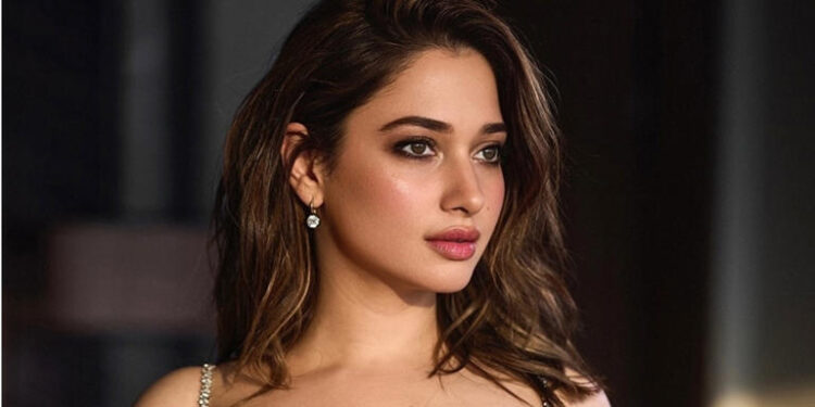 Tamannah’s one sided love story: તમન્નાહે વિજય વર્મા સાથેના બ્રેકઅપની અફવાઓ વચ્ચે ‘એકપક્ષીય પ્રેમ’ વિશે ચર્ચા કરી