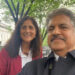 When Mukesh Ambani ran to get selfie from Sunita: મુકેશ અંબાણી જ્યારે સુનિતા વિલિયમ્સને મળ્યાં હતાં ત્યારે…. આનંદ મહિન્દ્રાના સૌજન્યથી થ્રોબેક તસવીર