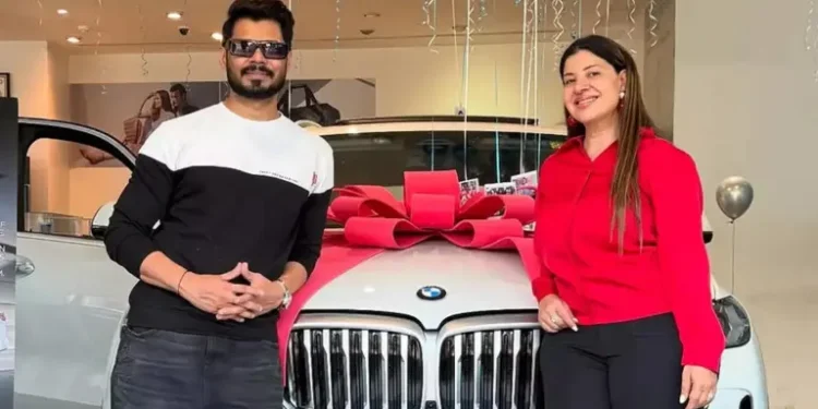Avinash Dwivedi & Sambhavna Sheth buy a dream car: અવિનાશ દ્વિવેદીએ પોતાના શોની ભારે સફળતા બાદ પત્ની સંભવના શેઠની ‘ડ્રીમ કાર’ ખરીદી; લખે છે કે ‘જ્યારે મેં મારી જાત પર શંકા કરી ત્યારે પણ તમે મારામાં વિશ્વાસ કર્યો’