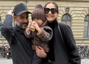 Sonam Kapoor reveals son Vayu’s face on 7th wedding anniversary with Anand Ahuja: ‘Absolutely no one compares to you’: સોનમ કપૂરે આનંદ આહુજા સાથે 7મી વેડિંગ એનિવર્સરી પર પુત્ર વાયુનો ચહેરો જાહેર કરતાં કહ્યું ‘તમારી સરખામણી કોઈ કરી શકે નહીં’