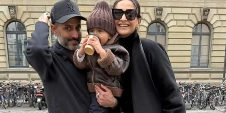 Sonam Kapoor reveals son Vayu’s face on 7th wedding anniversary with Anand Ahuja: ‘Absolutely no one compares to you’: સોનમ કપૂરે આનંદ આહુજા સાથે 7મી વેડિંગ એનિવર્સરી પર પુત્ર વાયુનો ચહેરો જાહેર કરતાં કહ્યું ‘તમારી સરખામણી કોઈ કરી શકે નહીં’