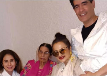 Rekha, Urmila Matondkar and Karan Johar dazzle at Manish Malhotra’s mother’s birthday celebration: મનીષ મલ્હોત્રાની માતાના બર્થડે સેલિબ્રેશનમાં રેખા, ઉર્મિલા માતોંડકર અને કરણ જોહર ચમક્યા