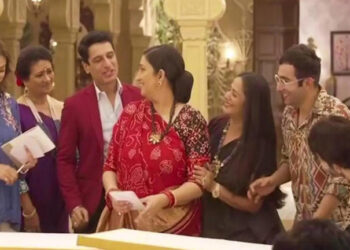 Kyunki Saas Bhi Kabhi Bahu Thi: OG Cast Of Smriti Irani Show Reunite On Set: ક્યૂંકી સાસ ભી કભી બહુ થી: સ્મૃતિ ઈરાની શોની OG કાસ્ટ સેટ પર ફરીથી જોડાઈ