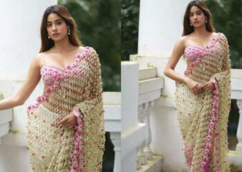 Janhvi Kapoor Turns Heads in Pink Jasmine Saree for ‘Param Sundari’ Promotions: પરમ સુંદરી’ના પ્રમોશન માટે જાહ્નવી કપૂર પિંક જાસ્મીન સાડીમાં નજરે પડી રહી છે