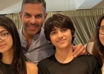 Karisma Kapoor’s Daughter Says Fees Unpaid For 2 Months, Delhi HC Says ‘Don’t Want Melodrama’: કરિશ્મા કપૂરની પુત્રીએ કહ્યું કે 2 મહિનાથી ફી ચૂકવવામાં આવી નથી, દિલ્હી હાઇકોર્ટે કહ્યું ‘મેલોડ્રામા’ નથી જોઈતી’