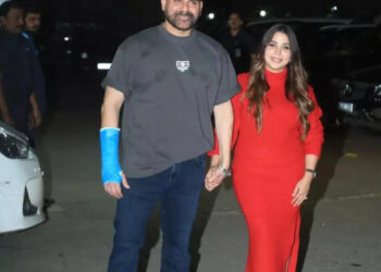 Arbaaz Khan and Sshura Khan celebrate second wedding anniversary as Salman Khan, Salim Khan and family gather at Sohail Khan’s home: અરબાઝ અને શુરા ખાને મેરેજ એનિવર્સરી સેલિબ્રેટ કરી, સલમાન ખાન, સલીમ ખાન અને પરિવાર સોહેલ ખાનના ઘરે ભેગો થયો