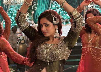 Ayesha Khan pens emotional note as Dhurandhar’s song Shararat crosses 100 million views: “I am here to rule”: ધુરંધરના ગીત શરારતના 10 કરોડ વ્યૂઝ થતાં આયેશા ખાનની ઈમોશનલ નોટ: હું રાજ કરવા માટે અહીં છું