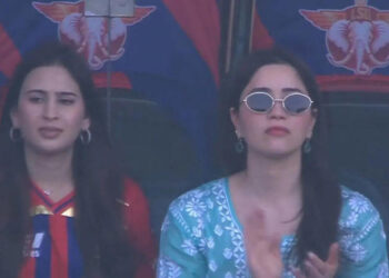 Arjun Tendulkar’s sister Sara Tendulkar, wife Saaniya Chandhok in stands for LSG vs GT clash: અર્જુન તેંડુલકરની બહેન સારા તેંડુલકર અને પત્ની સાનિયા ચાંડોક LSG વિરુદ્ધ GT મુકાબલામાં સ્ટેડિયમમાં જોવા મળ્યાં