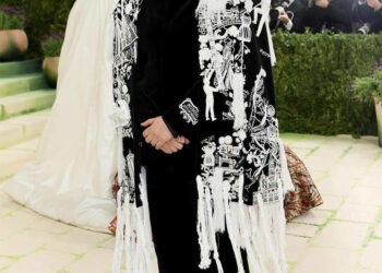 Photos: Best dressed men at Met Gala 2026, from Karan Johar to Sam Smith and more: મેટ ગાલા 2026 માં શ્રેષ્ઠ પોશાક પહેરેલા પુરુષો, કરણ જોહરથી લઈને સેમ સ્મિથ અને બીજા ઘણાના ફોટો