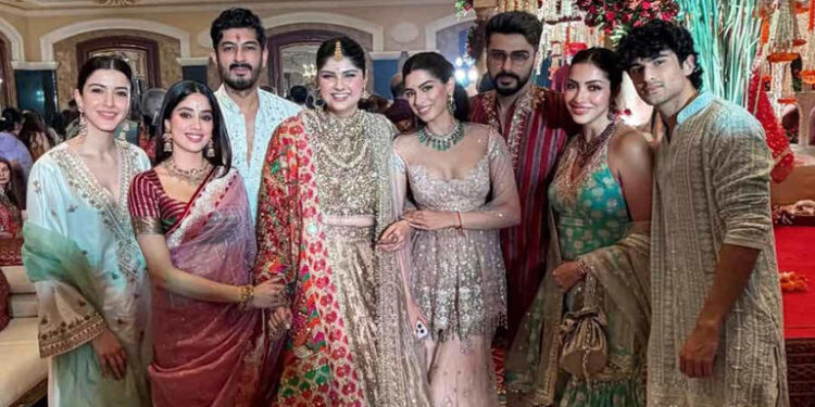 Photos: Anshula Kapoor’s wedding celebrations kick off; Janhvi Kapoor, Arjun Kapoor & more join: અંશુલા કપૂરના લગ્નની ઉજવણી શરૂ; જ્હાનવી કપૂર, અર્જુન કપૂર અને અન્ય સેલેબ્સ થયા સામેલ